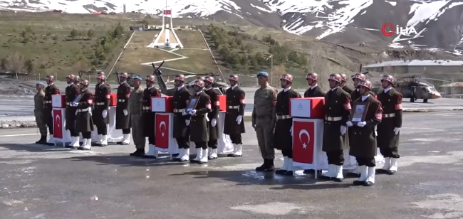 Hakkari’de Şehit Olan 3 Asker İçin Tören Düzenlendi